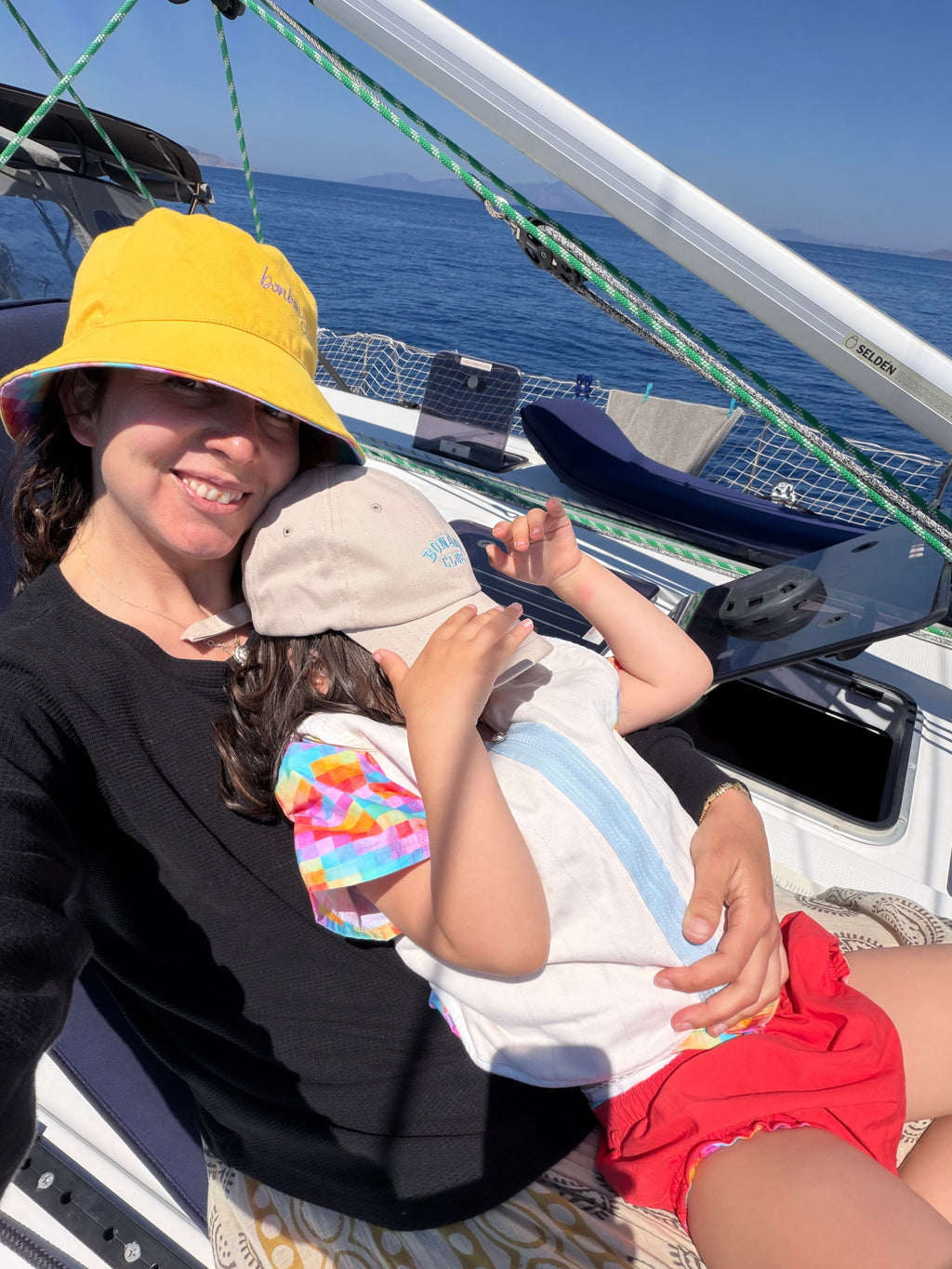 KORABON Sunshine reversible Bucket ~ Adult