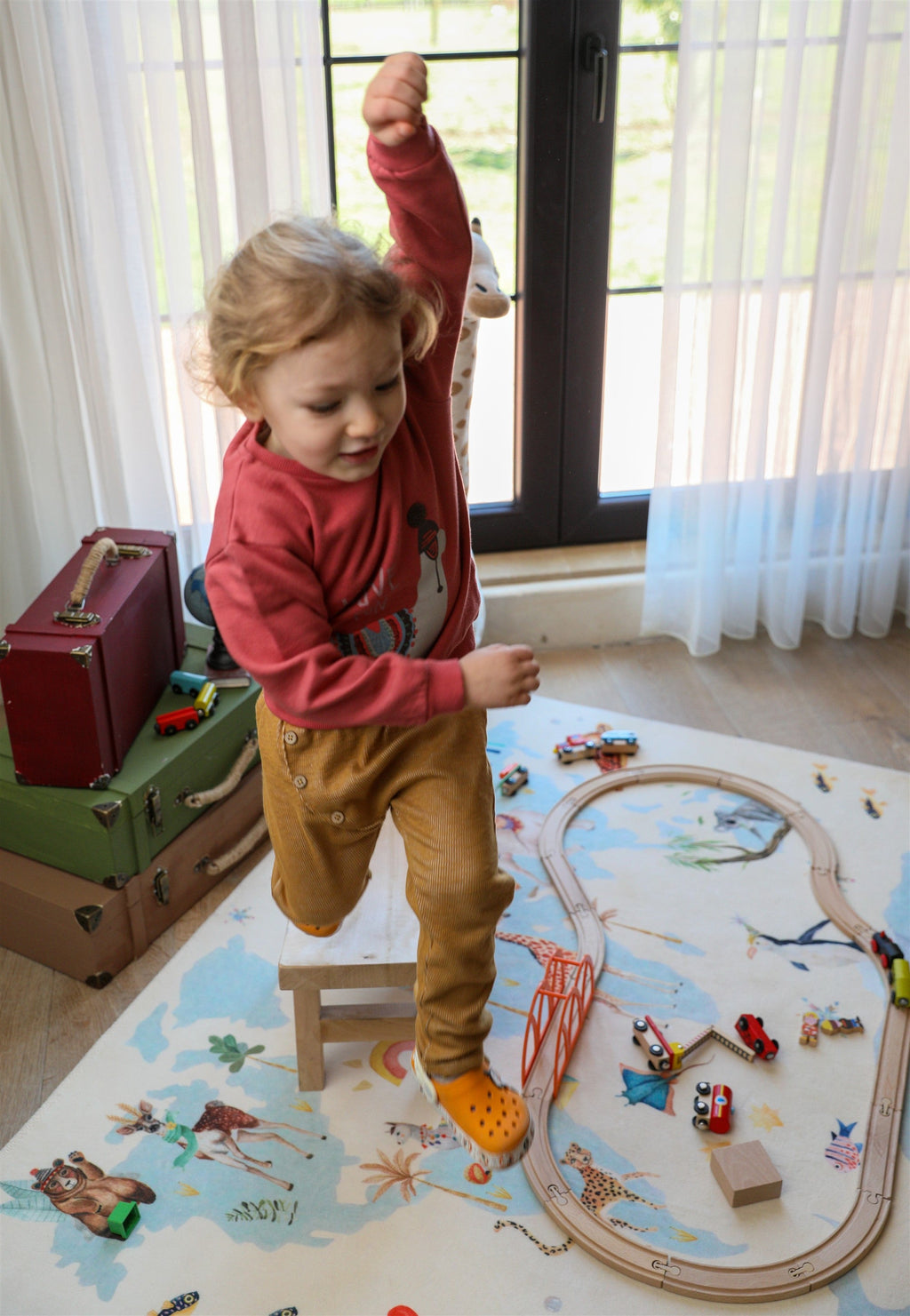 HUEPPI AROUND THE WORLD RUG